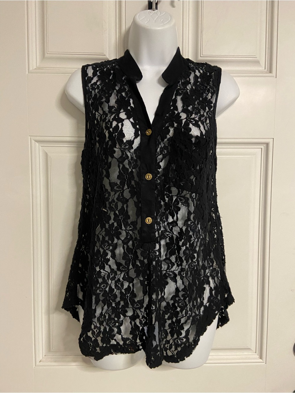 T45- EDEN IN LOVE Black Mandarin Collar Split Neck Lace Top